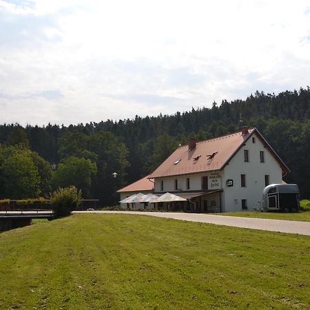 Podskalni Mlyn Hotel Ostopovice Buitenkant foto
